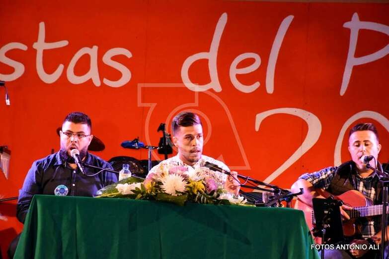 Momento del pregón de las fiestas del Pilar en el Valle de los Nueve Alto (Foto Antonio Alí)